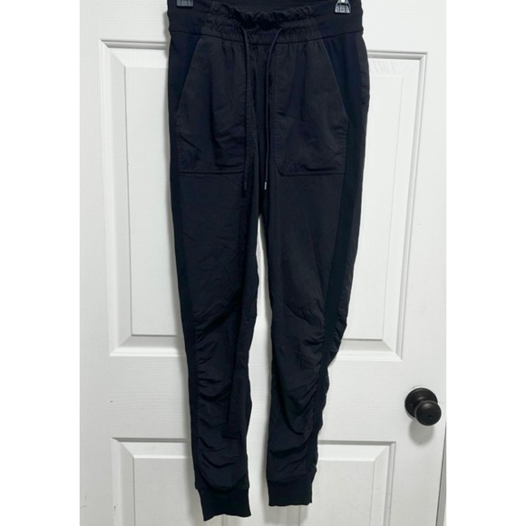 Lululemon Beyond the Studio Jogger 8 - Picture 3 of 3